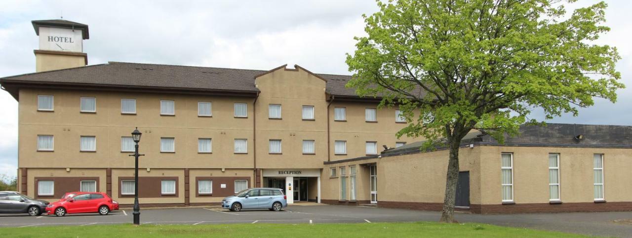 Cairn Hotel Батгейт Екстериор снимка