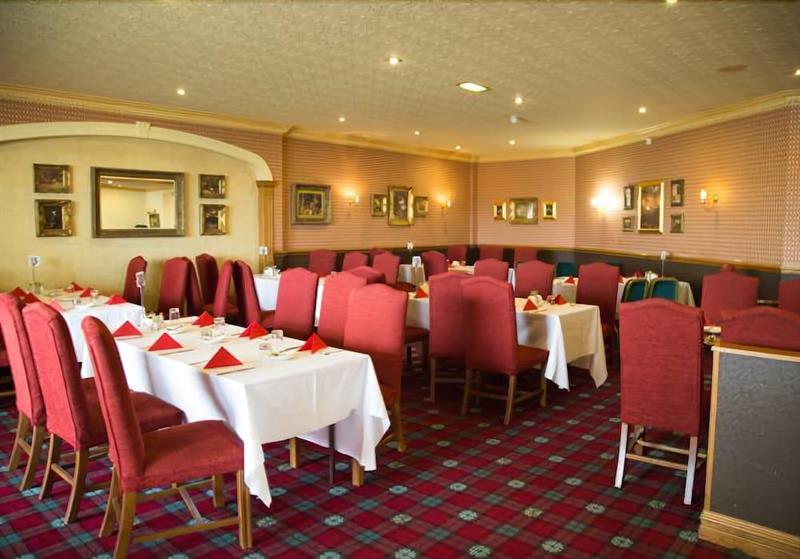 Cairn Hotel Батгейт Екстериор снимка