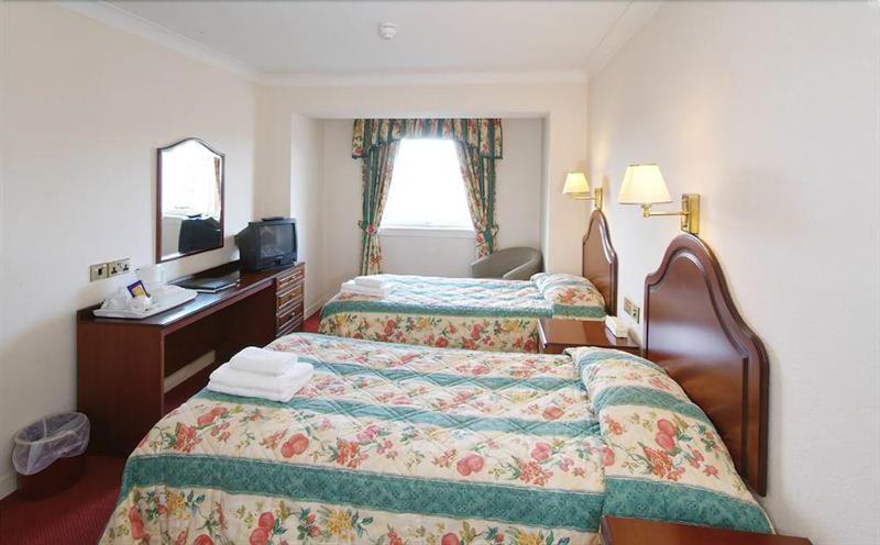 Cairn Hotel Батгейт Екстериор снимка